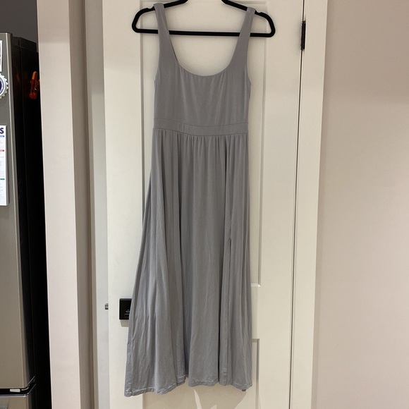 Wilfred Dresses & Skirts - Wilfred Market Midi Slit Dress